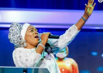 ‘Oniduro Mi’ Drama: Tope Alabi Breaks Silence, Apologizes For The Statement She Made Over The Song