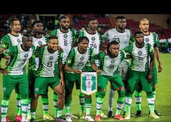 Super Eagles Team Sneaks Into Nigeria In Midnight Flight After AFCON Failure