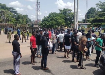 #ASUU Strike: NANS Vows To Block National Assembly, Airports, Federal Roads